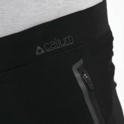 100% CELIUM Shorts Black
