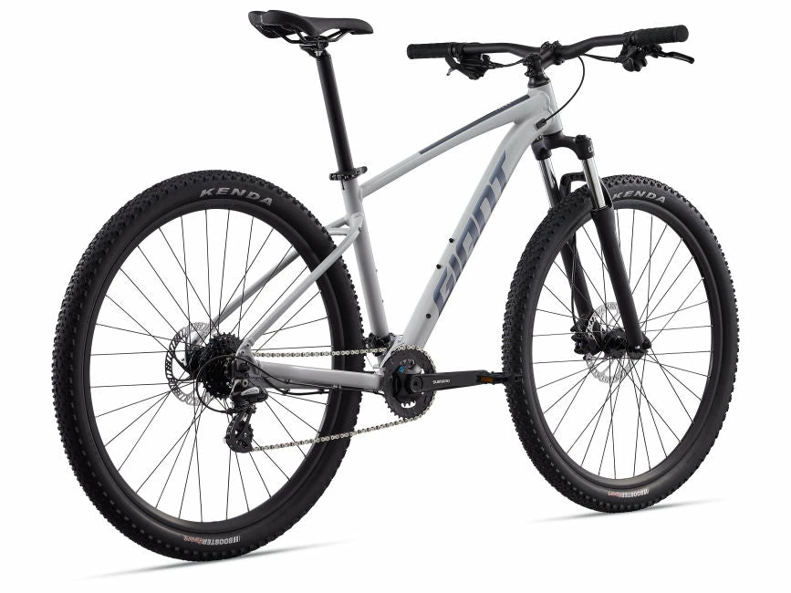 2022 Giant Talon 3 (Good Grey) Mountain 2 2022 Giant Talon 3 (Good Grey) Mountain
